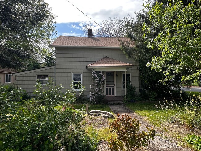 property at 230 Craven St S