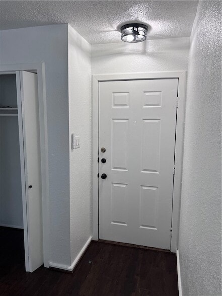 4507 Carter Creek Pkwy in Bryan, TX - Foto de edificio - Building Photo