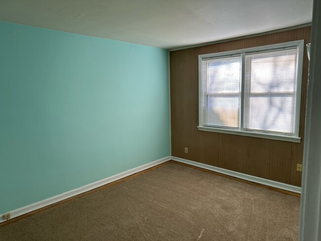 3 Corbin Ct, Unit 3-B Corbin Court