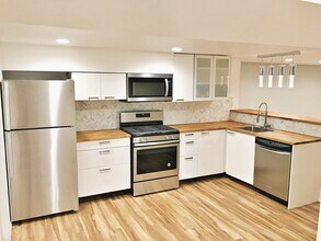 5404 NE 54th Ave in Portland, OR - Building Photo - Building Photo