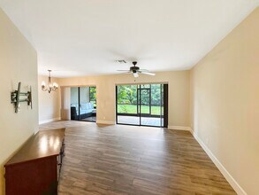 25 Lexington Ln W in Palm Beach Gardens, FL - Building Photo - Building Photo