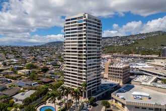 Regency At Kahala in Honolulu, HI - Building Photo - Building Photo