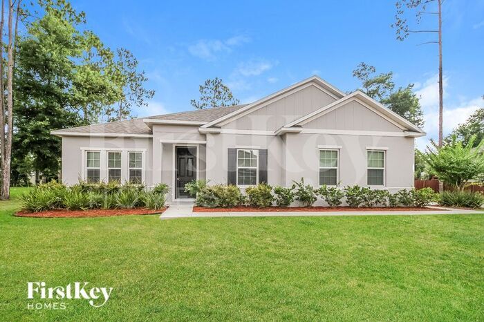 23545 Shallow Ave in Sorrento, FL - Foto de edificio