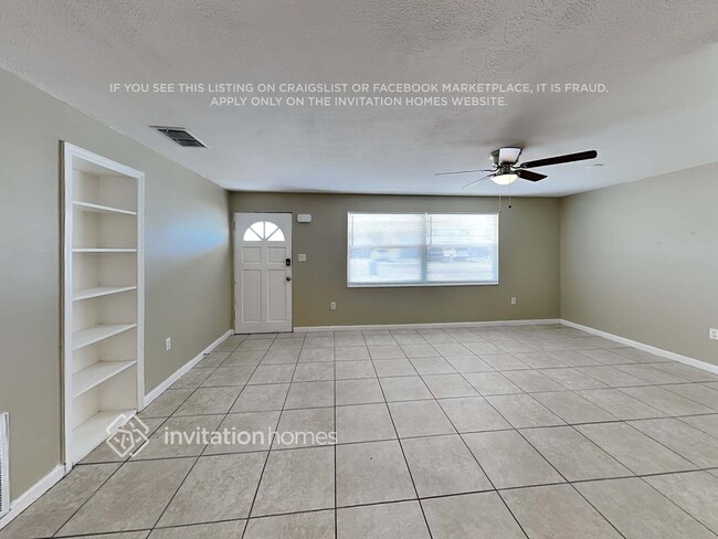 3581 Lalani Blvd in Sarasota, FL - Foto de edificio - Building Photo