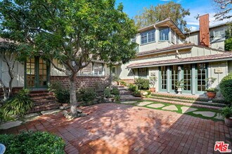 449 N Bonhill Rd in Los Angeles, CA - Building Photo - Building Photo