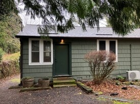 5007 SW Custer St in Portland, OR - Building Photo