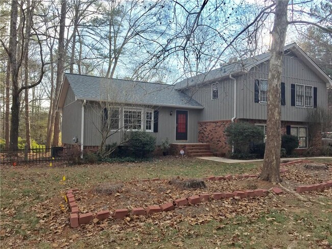 4477 Glenforest Dr NE in Roswell, GA - Building Photo - Building Photo