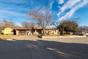 116 Pine St in Weatherford, TX - Building Photo