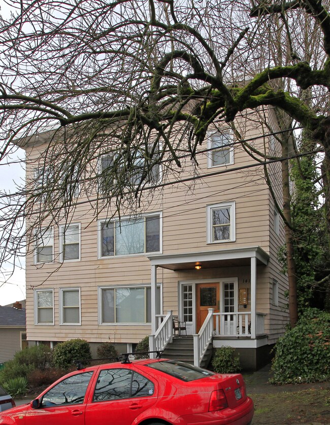 Winchester Place in Seattle, WA - Foto de edificio - Building Photo