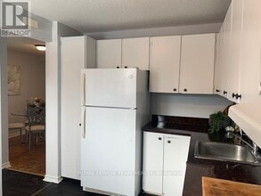 14 LARKSHIRE Ln in Ottawa, ON - Building Photo - Building Photo