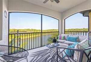9572 Trevi Ct in Naples, FL - Building Photo