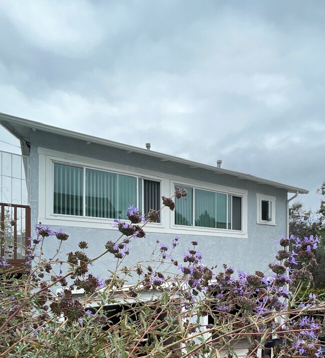 property at 1038 Glen Arbor Ave