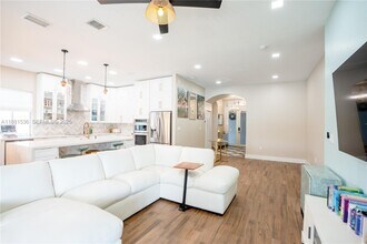 13000 SW 52nd St in Miramar, FL - Building Photo - Building Photo