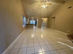 59 Rockfern Ct in Spring, TX - Foto de edificio - Building Photo