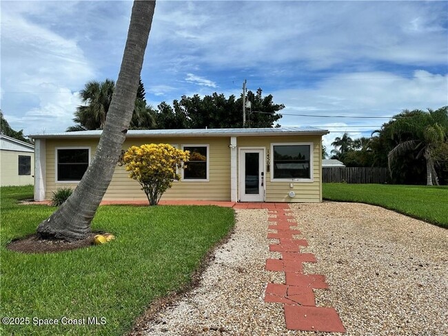 1450 4th Ave in Vero Beach, FL - Building Photo - Building Photo