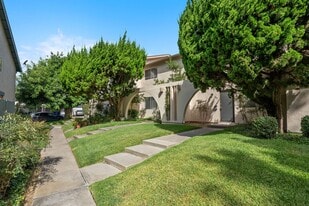 7843 Camino Noguera in San Diego, CA - Building Photo