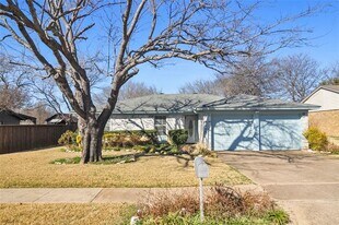 1216 Patrick St in Crowley, TX - Building Photo