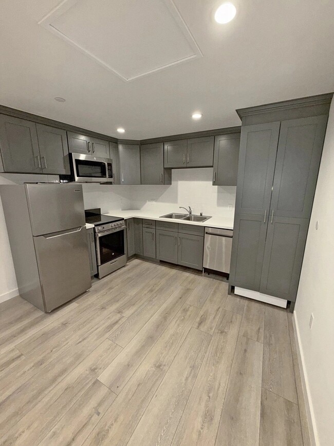 5308 Sepulveda Blvd, Unit 108 in Los Angeles, CA - Building Photo - Building Photo