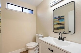 211 River Run Cir in Sacramento, CA - Foto de edificio - Building Photo