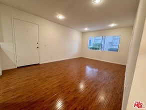 1348 E Hillcrest Dr in Thousand Oaks, CA - Building Photo - Building Photo