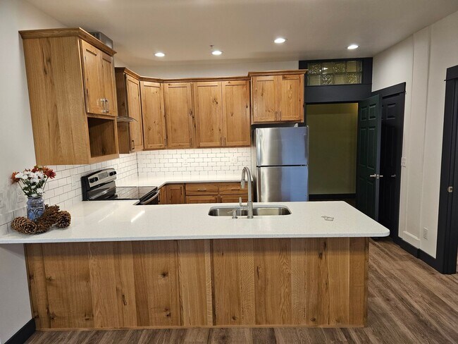 211 Elm St in La Grande, OR - Building Photo - Building Photo