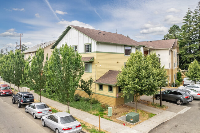 D Street Salal Apartments in Portland, OR - Building Photo - Building Photo