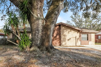 717 Ponderosa Dr E in Lakeland, FL - Building Photo - Building Photo