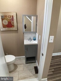 207 E Cambria St photo'