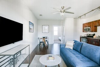 1016 18th Ave S in Nashville, TN - Foto de edificio - Building Photo