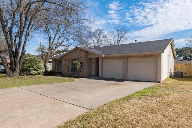 815 Pack Saddle Pass in Round Rock, TX - Building Photo - Building Photo