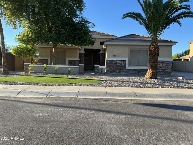 property at 15494 W Meadowbrook Ave