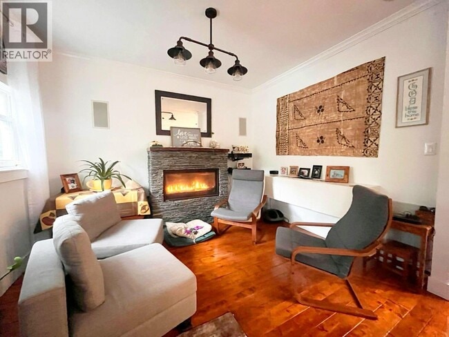 property at 515 Salsbury Dr