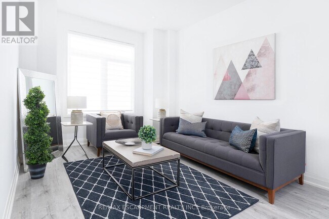 388 Klein Cir in Hamilton, ON - Building Photo - Building Photo