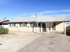 410 E Desert Dr in Phoenix, AZ - Building Photo