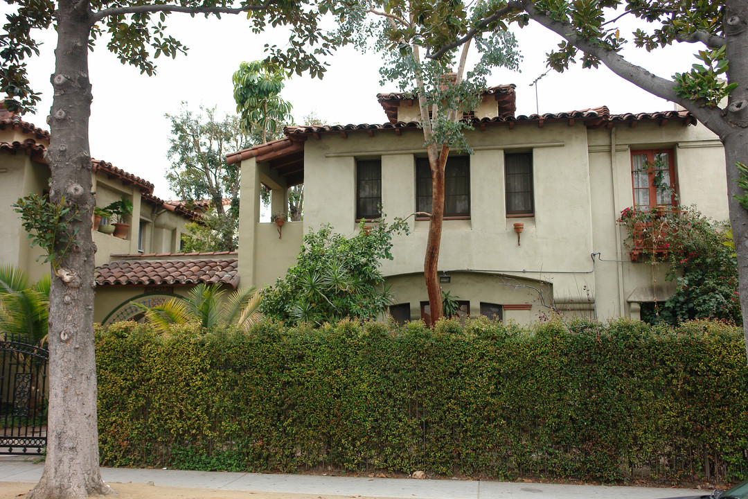 The Casa Rita in Los Angeles, CA - Building Photo