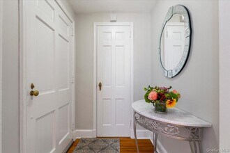 35 Gordon Pl in Scarsdale, NY - Building Photo - Building Photo