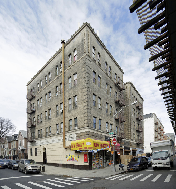 2597 Jerome Ave in Bronx, NY - Building Photo