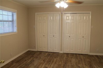 4222 Newton Ave-Unit -201 in Dallas, TX - Building Photo - Building Photo
