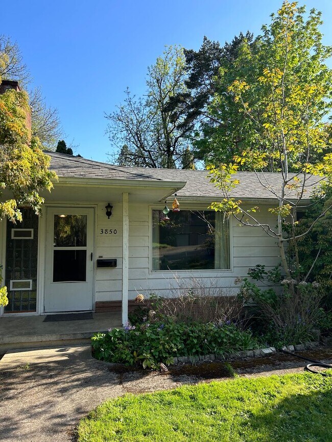 3850-3850 SW Marigold St in Portland, OR - Building Photo - Building Photo