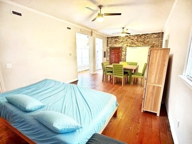 201 Spring St in Charleston, SC - Building Photo - Building Photo