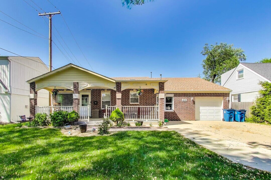 615 The Lane in Hinsdale, IL - Building Photo