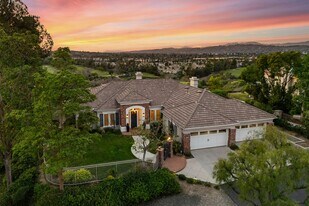 2309 Skyline in Fullerton, CA - Building Photo