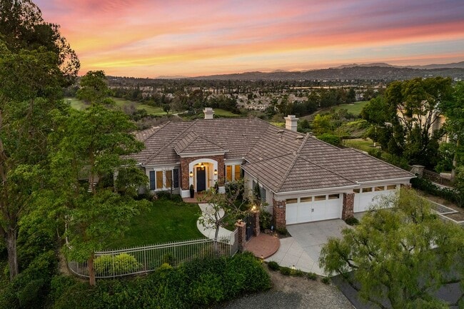 property at 2309 Skyline Dr