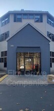 512 W River Rd in Manchester, NH - Building Photo - Building Photo