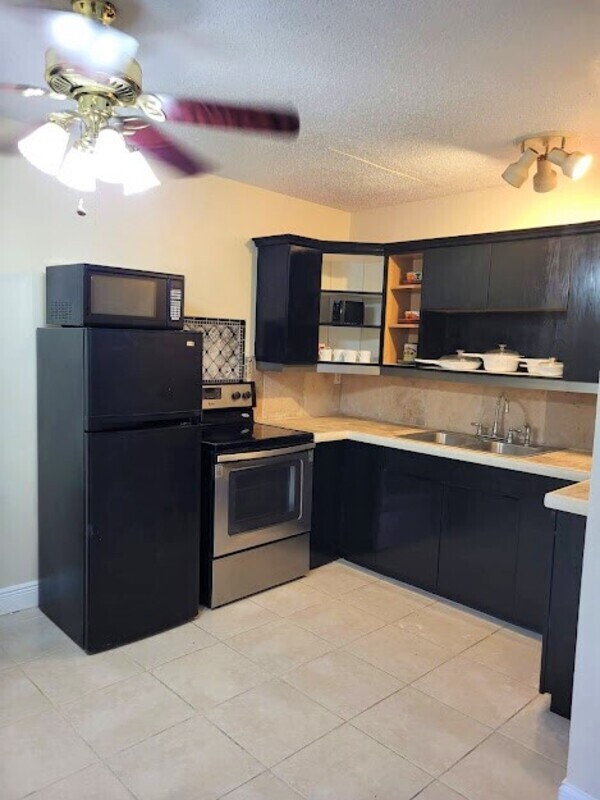 property at 1674 Louis Dr