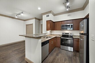 8882 Westheimer Rd in Houston, TX - Building Photo - Building Photo