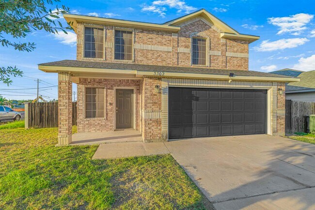 3302 Armando Peña Dr in Laredo, TX - Building Photo - Building Photo