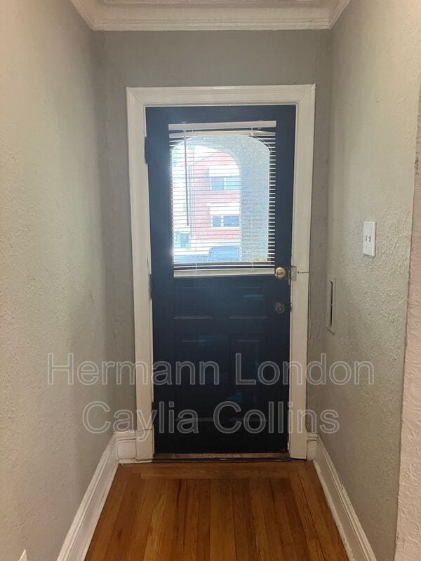 7030 Dartmouth Ave in University City, MO - Foto de edificio - Building Photo