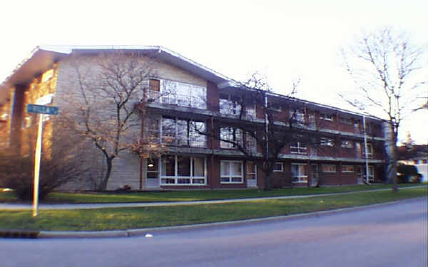 Villa Park Apartments in Villa Park, IL - Building Photo - Building Photo