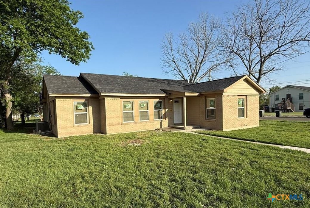 1300 N 2nd St in Killeen, TX - Building Photo